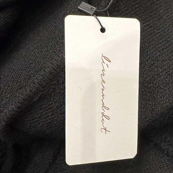 Line and Dot size small Elegant Black Women's sweater Dress.  New - Picture 5 of 5